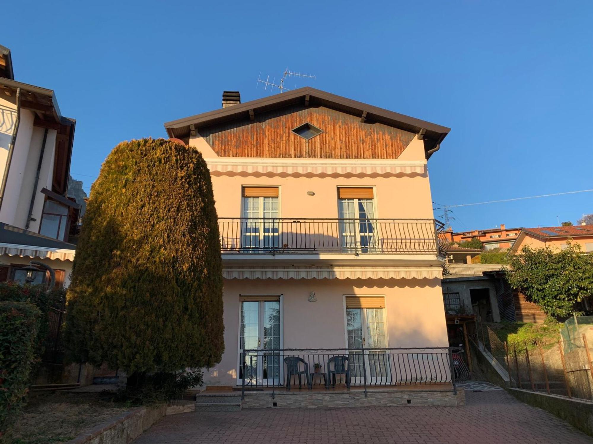 Casa Castel Apartment Civate ภายนอก รูปภาพ